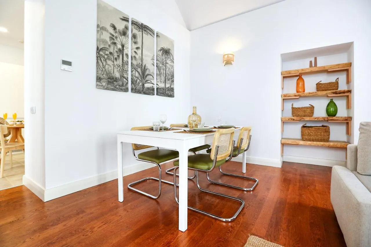Coast Guard Apartment Faro 0*,